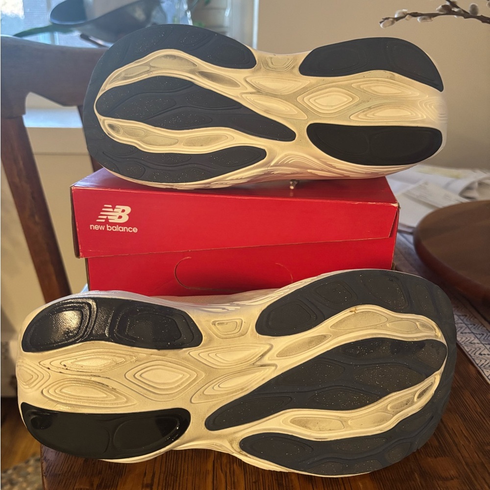 New Balance 1080 v14 Fresh Foam Sneakers - Picture 5 of 7